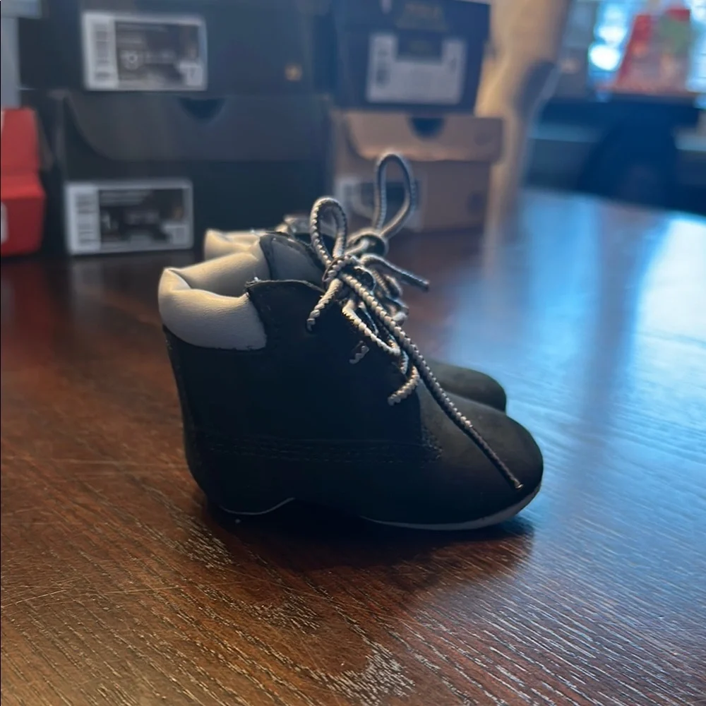 Timberland Baby Booties Black Lace Up Infant Boots Soft Sole Size 0